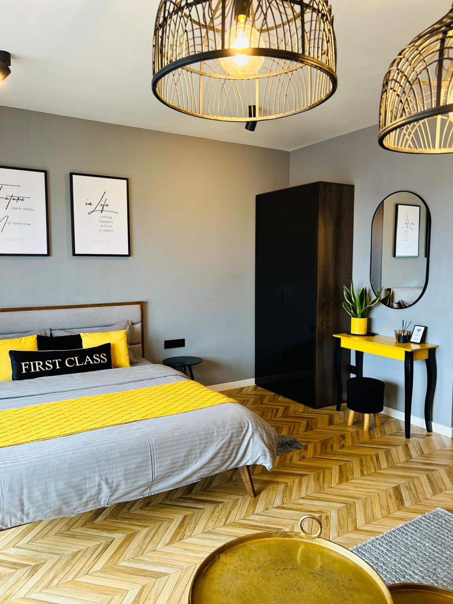 Capital Towers "First Class" Rzeszow Ngoại thất bức ảnh